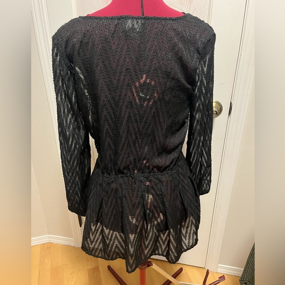 Chic Black Sheer Blouse Lumiere - Picture 3 of 4
